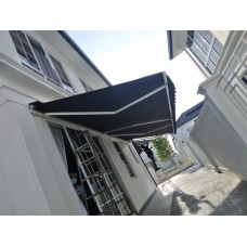 RETRACTABLE AWNING RESIDENCE 